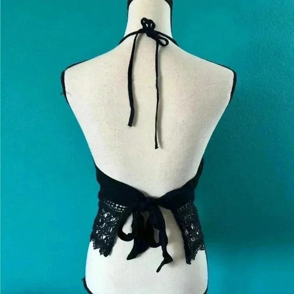 American eagle outfitters black halter top in size medium - Picture 2 of 3
